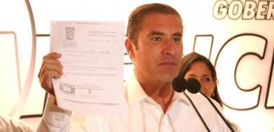 Rafael Moreno Valle presenta declaración patrimonial.