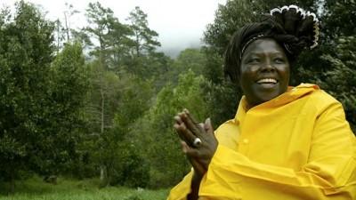 Wangari Maathai, primera mujer africana en recibir el Premio Nobel de la Paz.