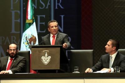Enrique Agüera Ibáñez en su Segundo Informe de Labores.