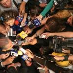 Ardelio Vargas y los reporteros.