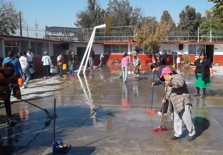 Escuela Vicente Guerrero. Plaga de ratas.
