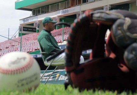 Julio_Franco_manager_Pericos