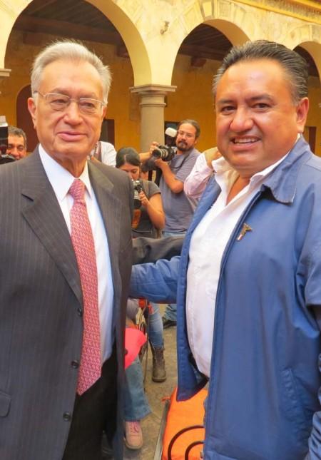 Manuel Bartlett y Martín Esparza.