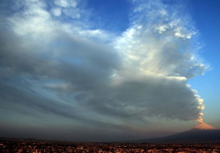 Popocatépetl la mañana de este miércoles.