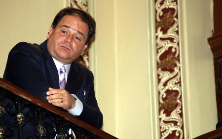 Congreso del estado y DIF beca un niño indÃgena
