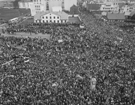 El 90% de las mujeres de Islandia salió a manifestarse en calles del país, un hito histórico.