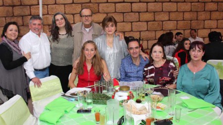 En la gráfica los primos José Antonio y Jorge Estefan en un cumpleaños familiar. Foto tomada de noticiasnet.mx