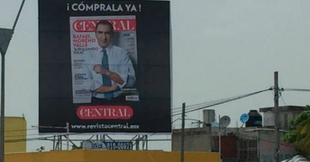 Foto de espectacular en Cancún. Tomada de noticaribe.com