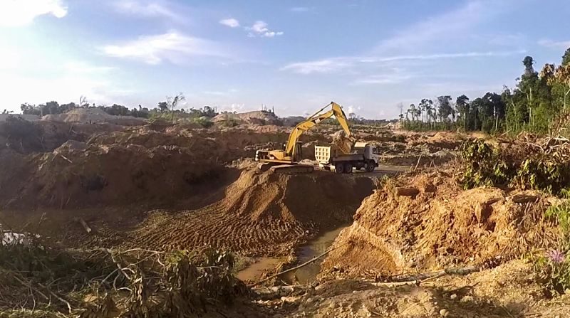 pueblo_indigenas_fenamad_oro_mineria_carretera3_opt-1