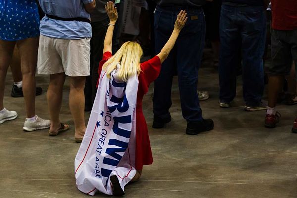 latinos_trump_izq_3_opt