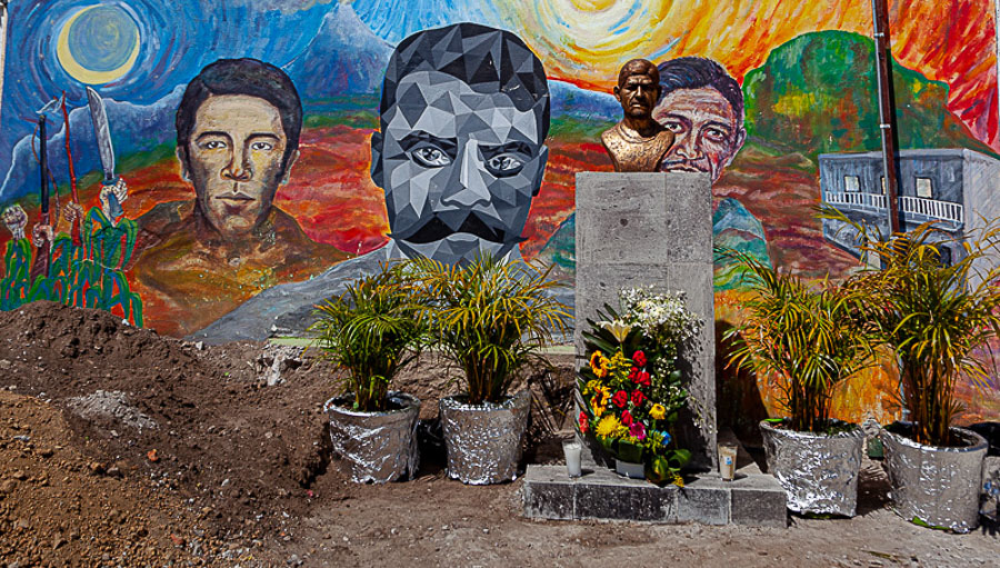 Busto y mural dedicado a Samir Flores En la primaria que lleva su mismo nombre 2