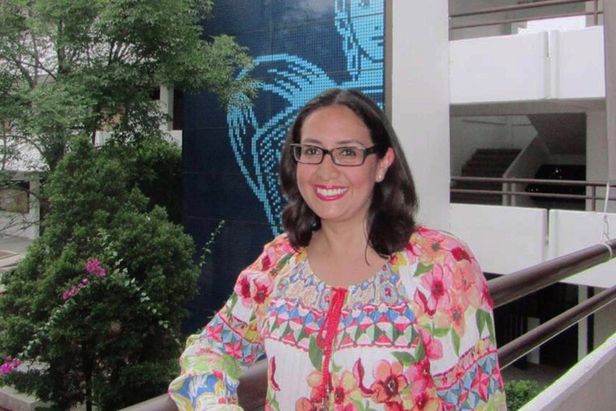 La maestra Rosalinda Merino Calderón propone educación financiera contra la crisis económica