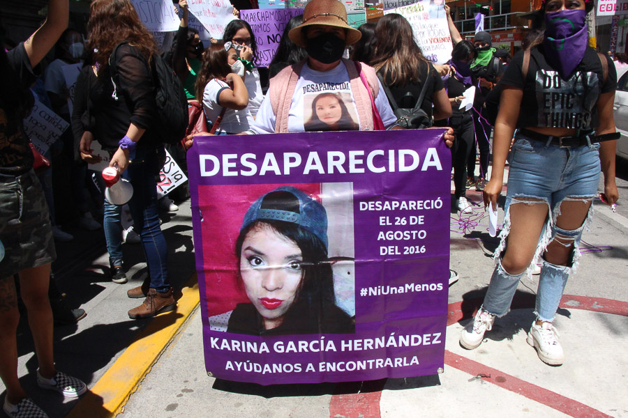 Marchan mujeres de San Martín Texmelucan