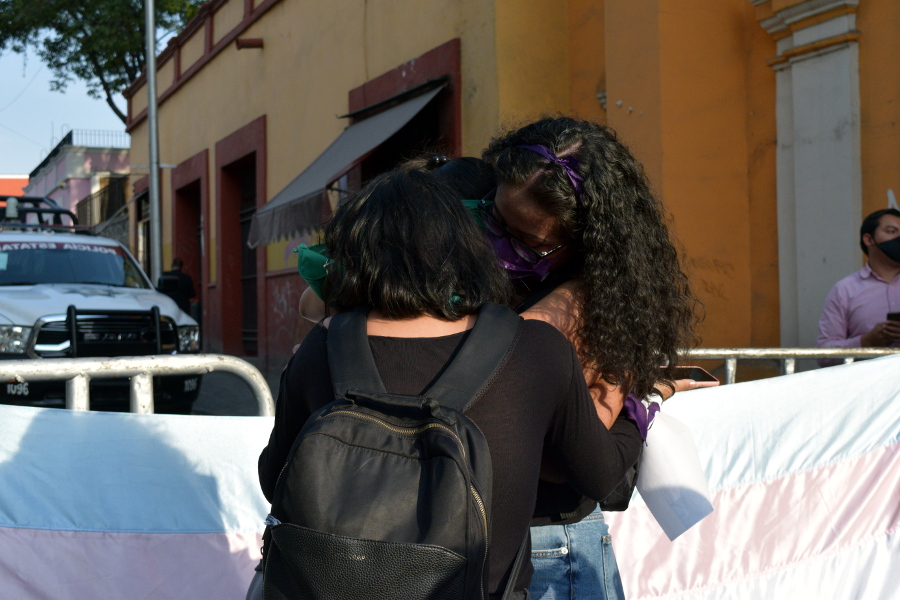 A días del 8M, feministas se manifiestan con “Un violador en tu camino”