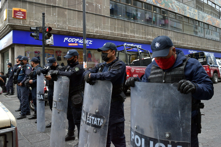 Con última sesión custodiada por policía, Congreso desdeña Ley de Desapariciones e ILE